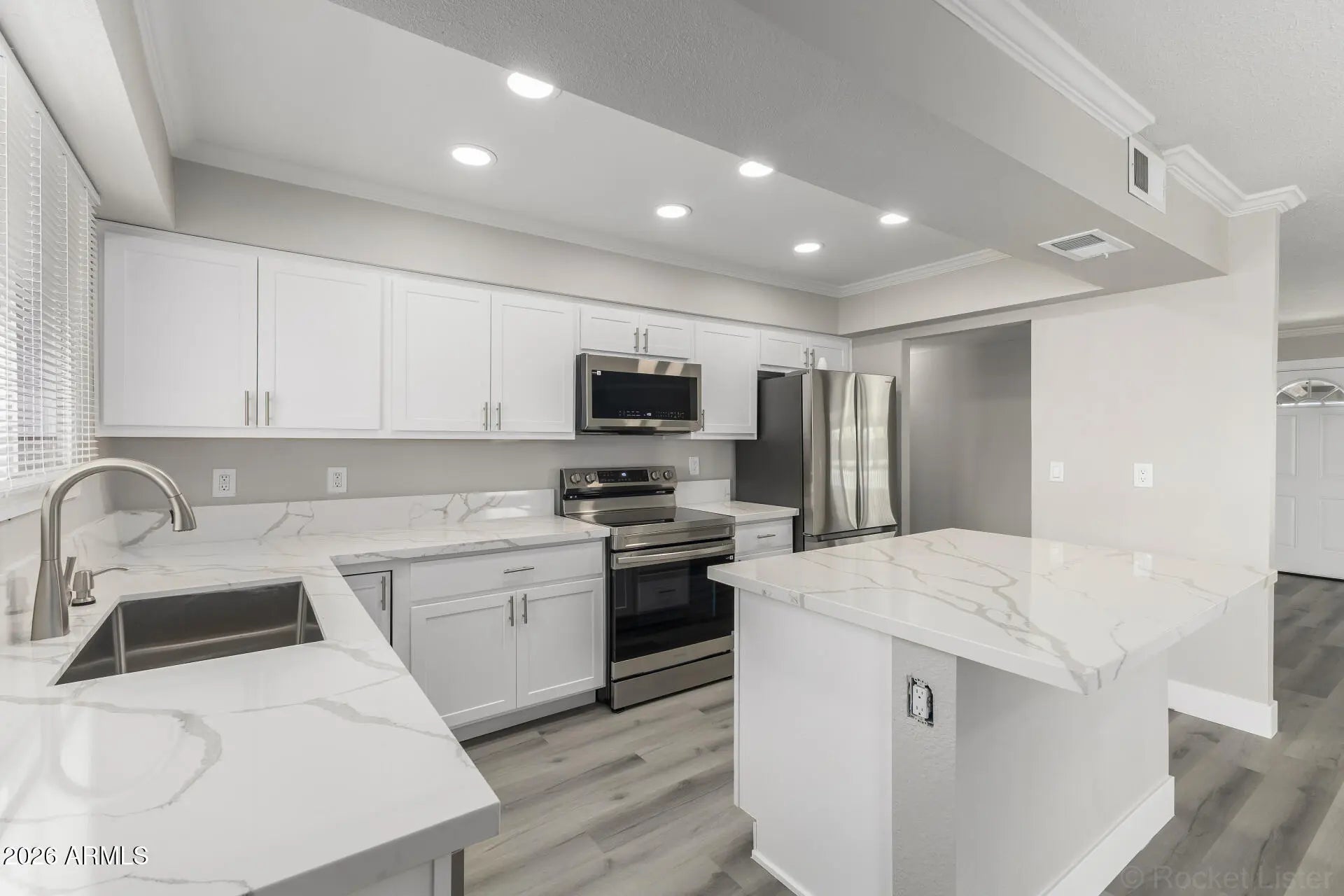 Photo of Listing #6998330