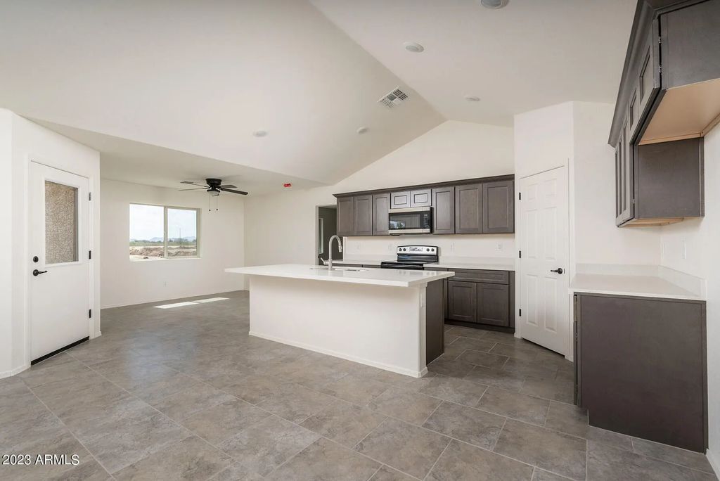 1424 S 334th Avenue, Tonopah