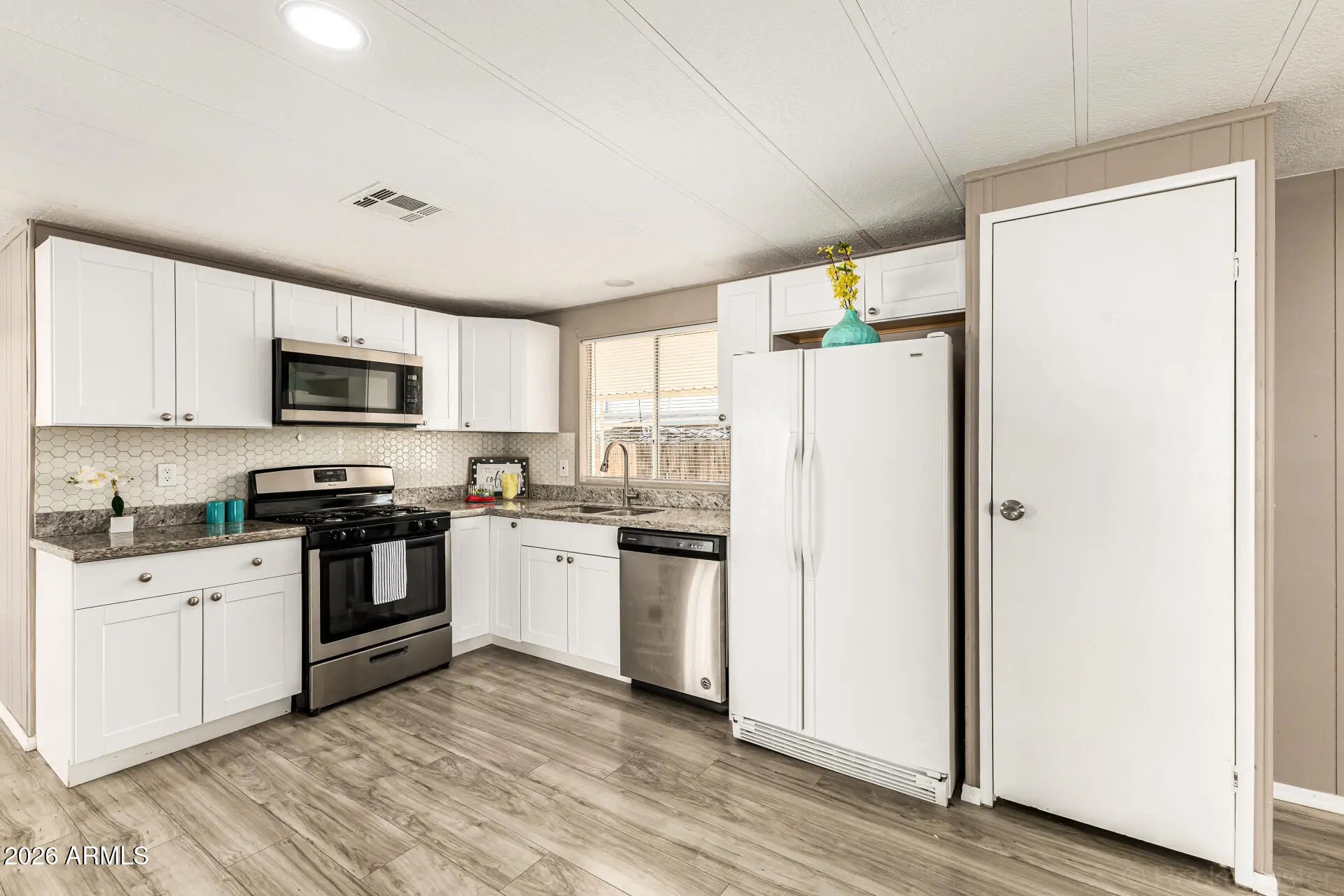 Photo of Listing #6998458