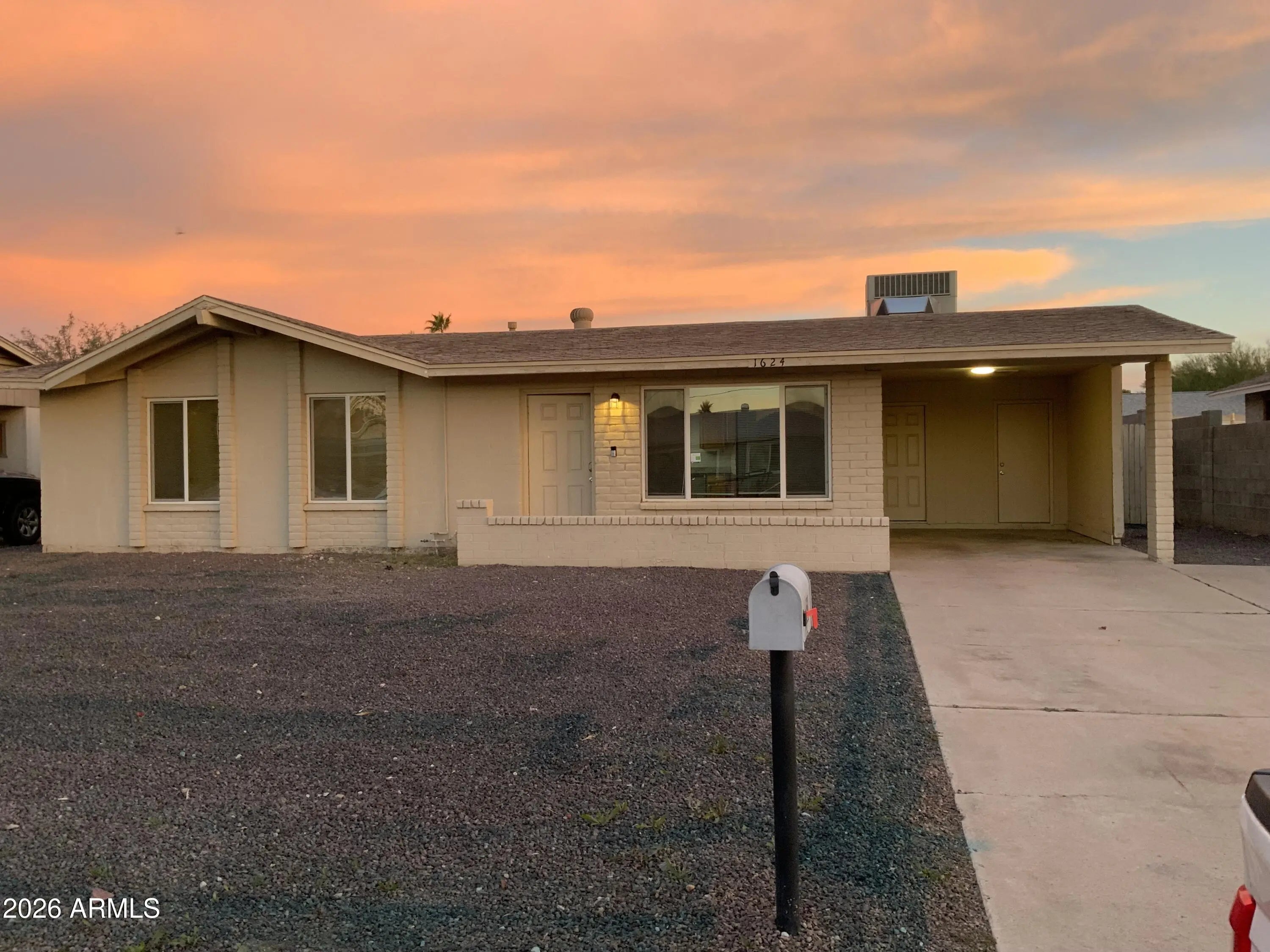 Photo of Listing #6998243