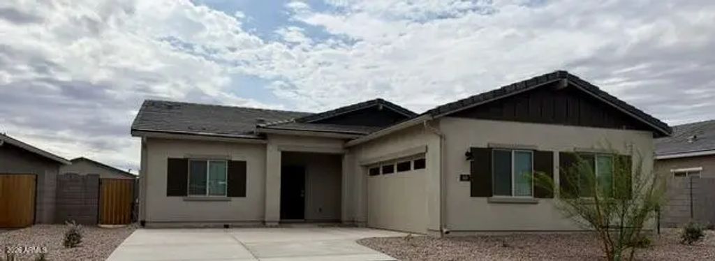 649 W Red Hawk Court, Casa Grande