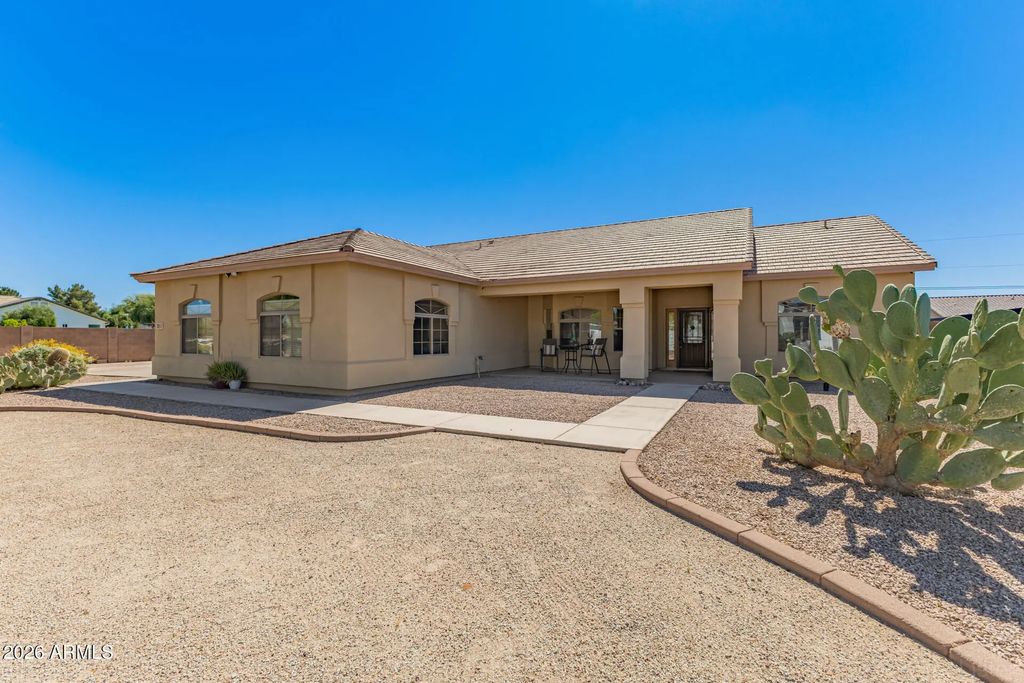 2813 E Cedar Waxwing Drive, Gilbert