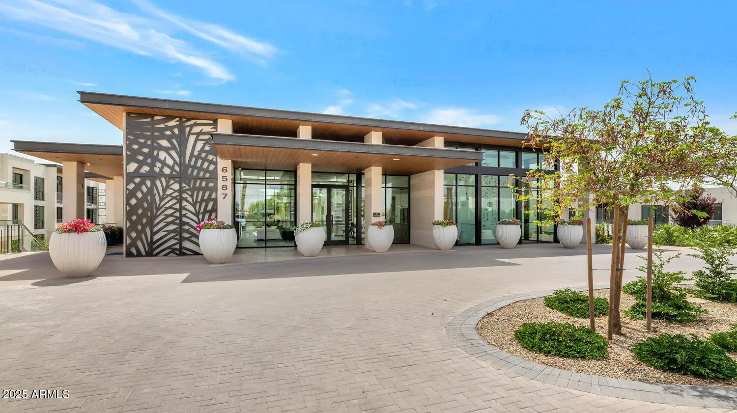 Photo of Listing #6998819