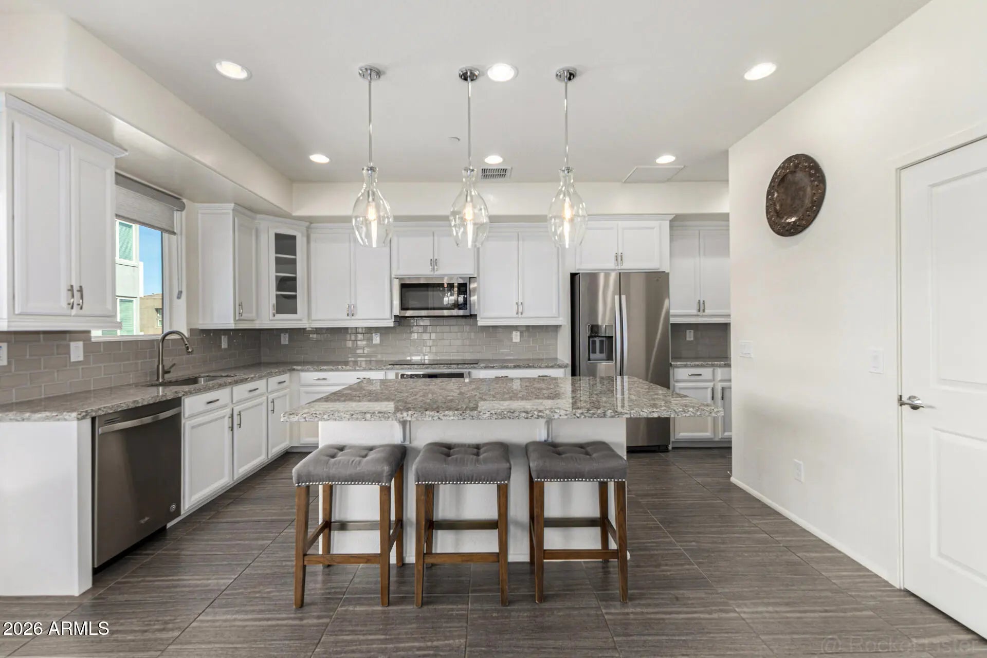 Photo of Listing #6999912