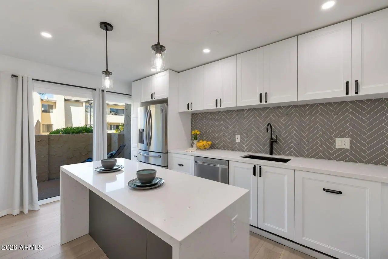 Photo of Listing #7000763