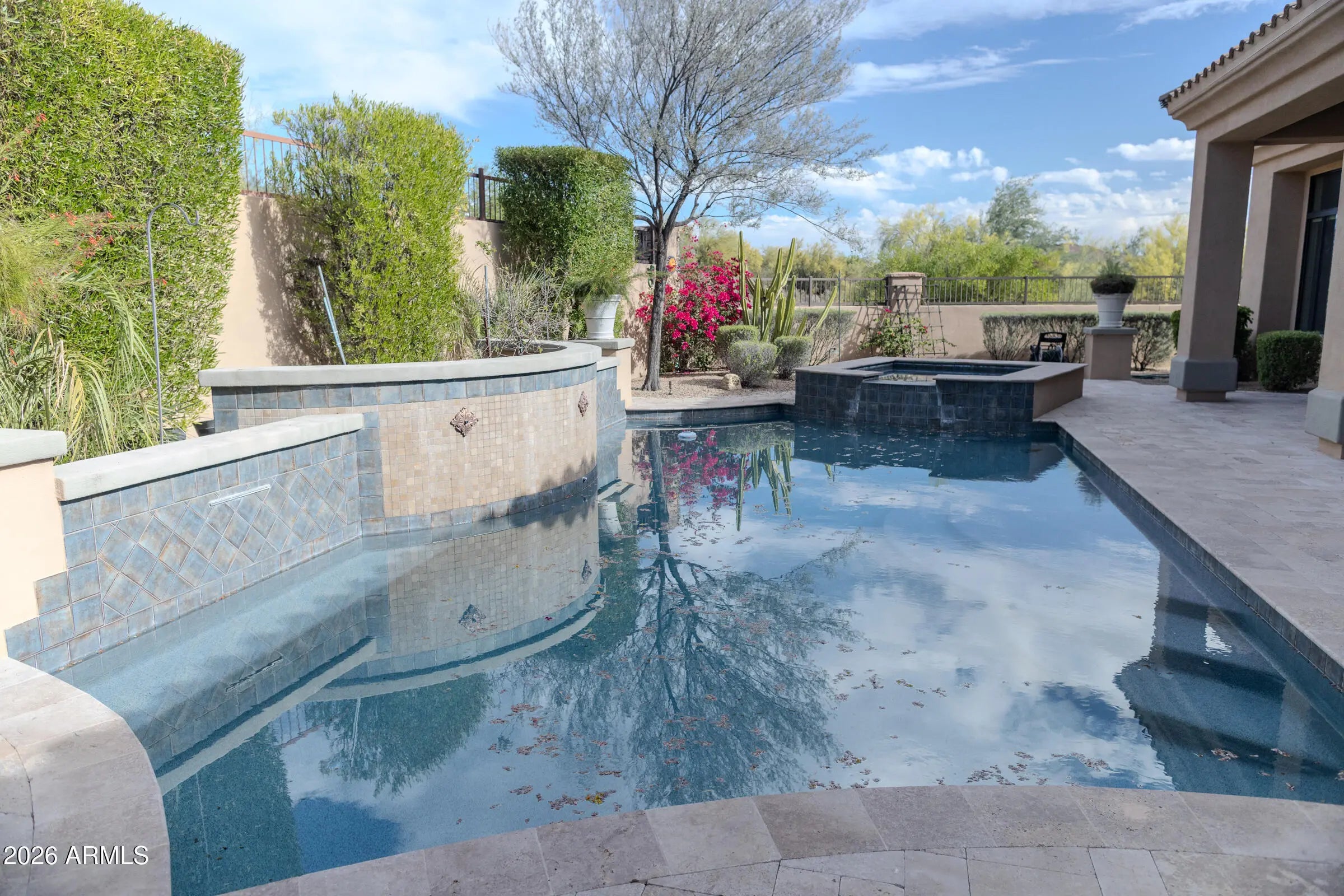 Photo of Listing #6999424