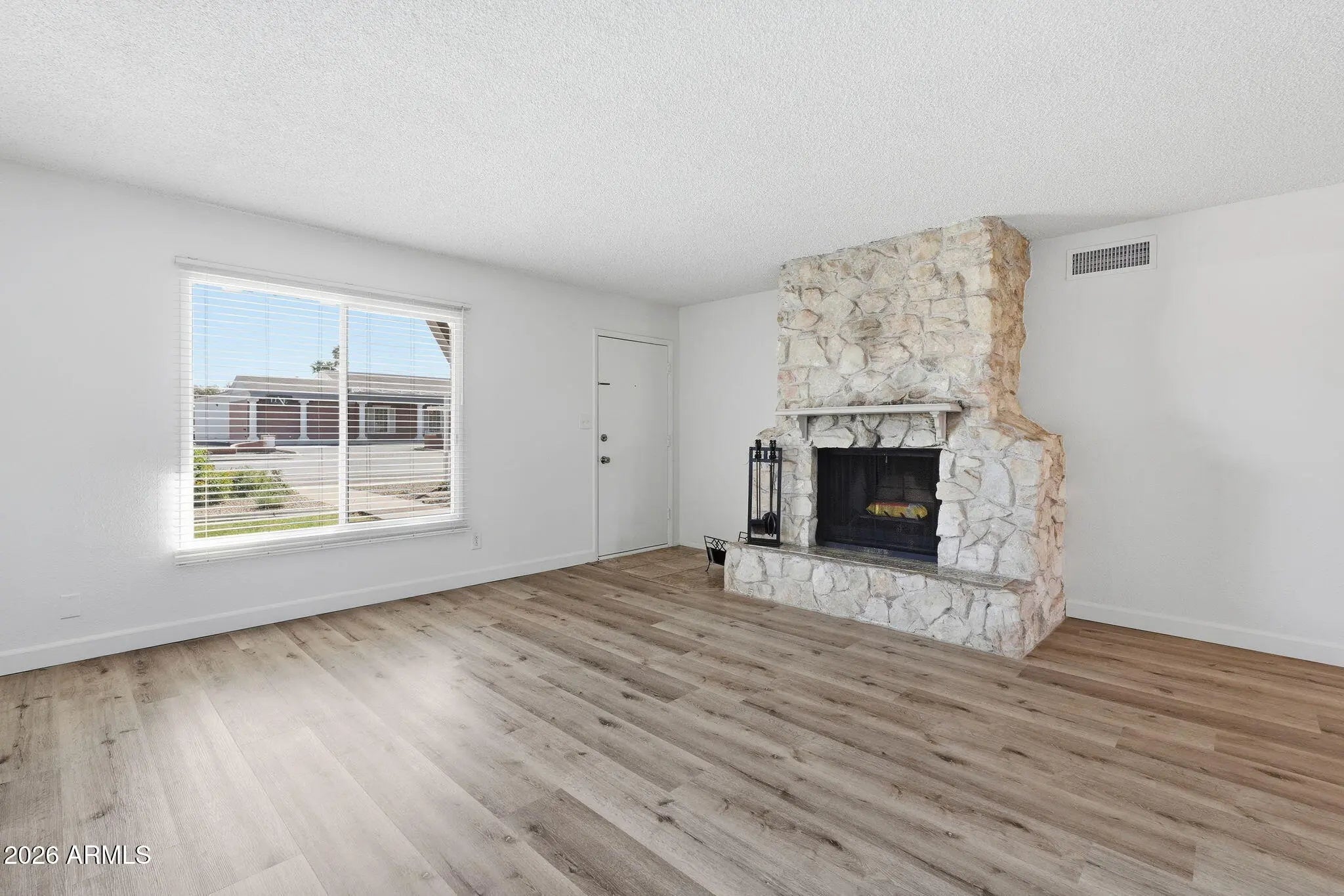 Photo of Listing #7001884