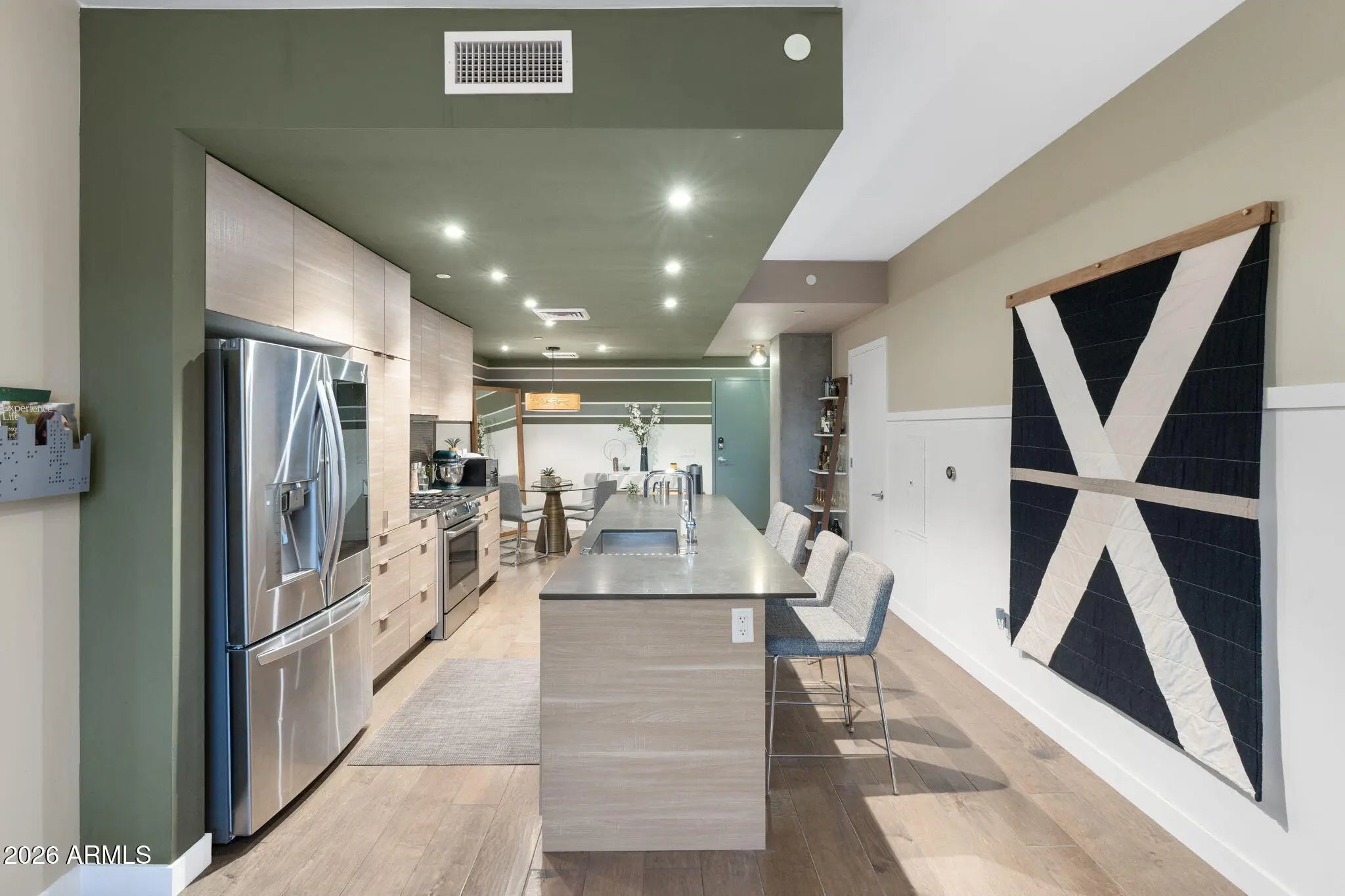 Photo of Listing #7001250