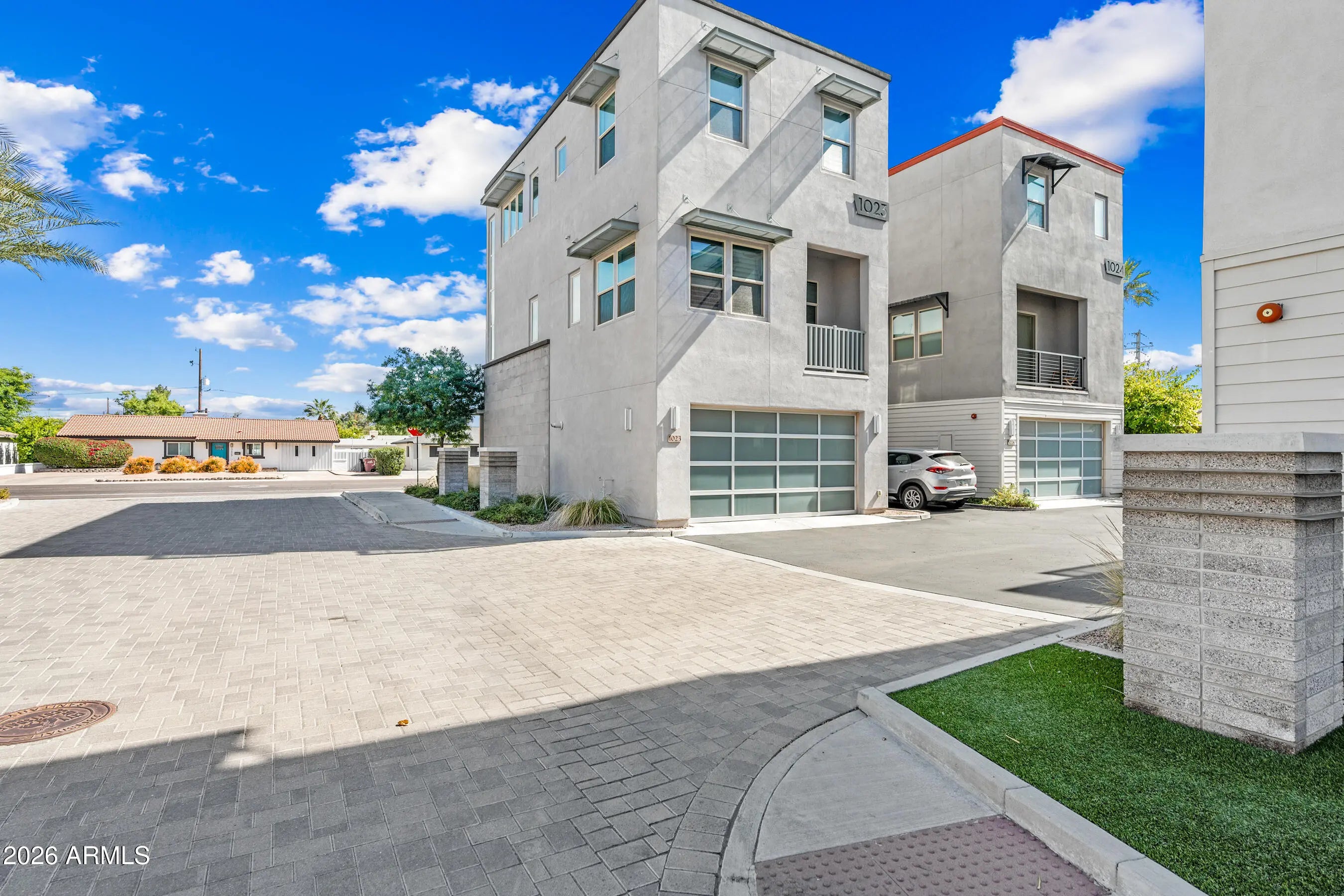 Photo of Listing #7000311