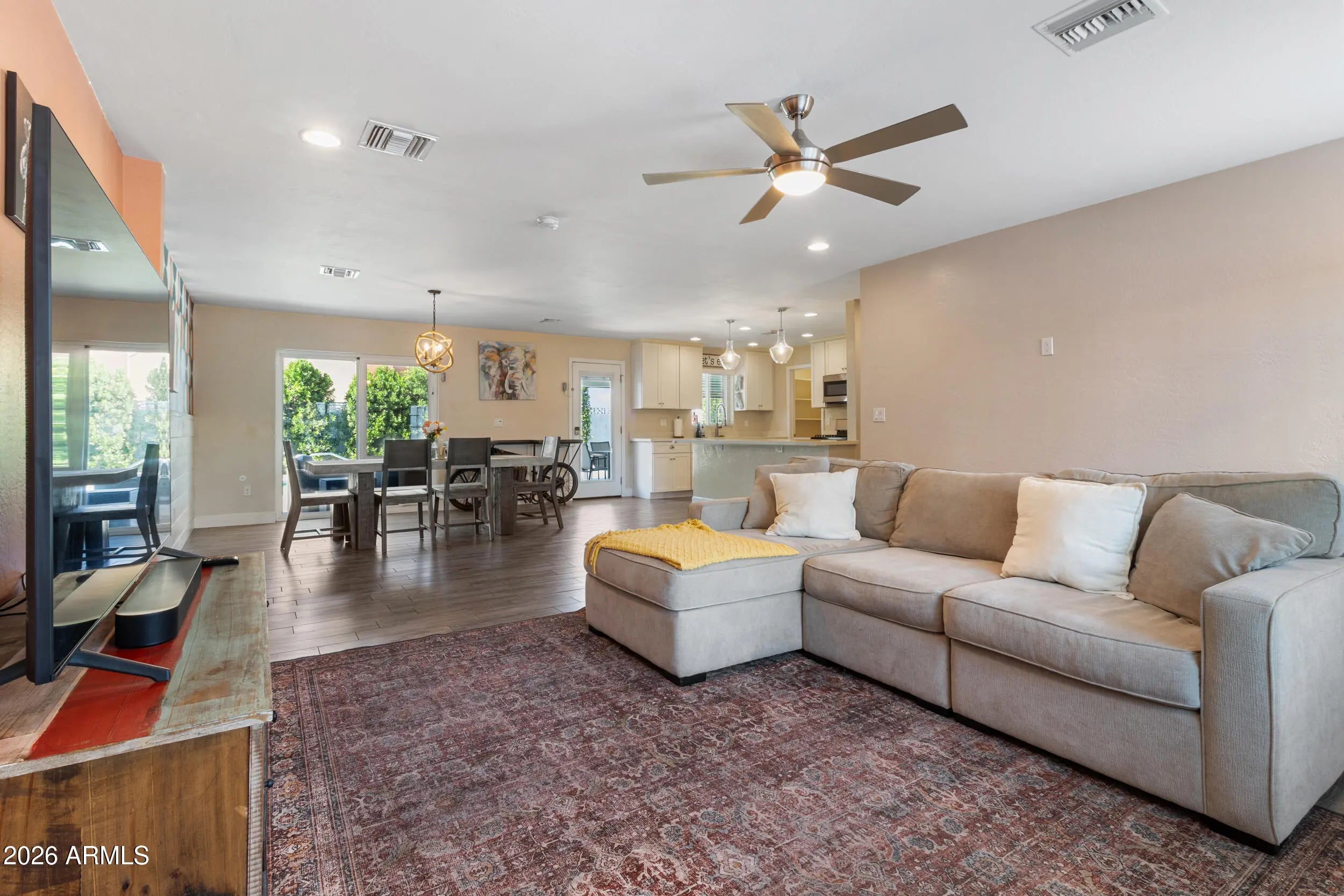 Photo of Listing #7000382