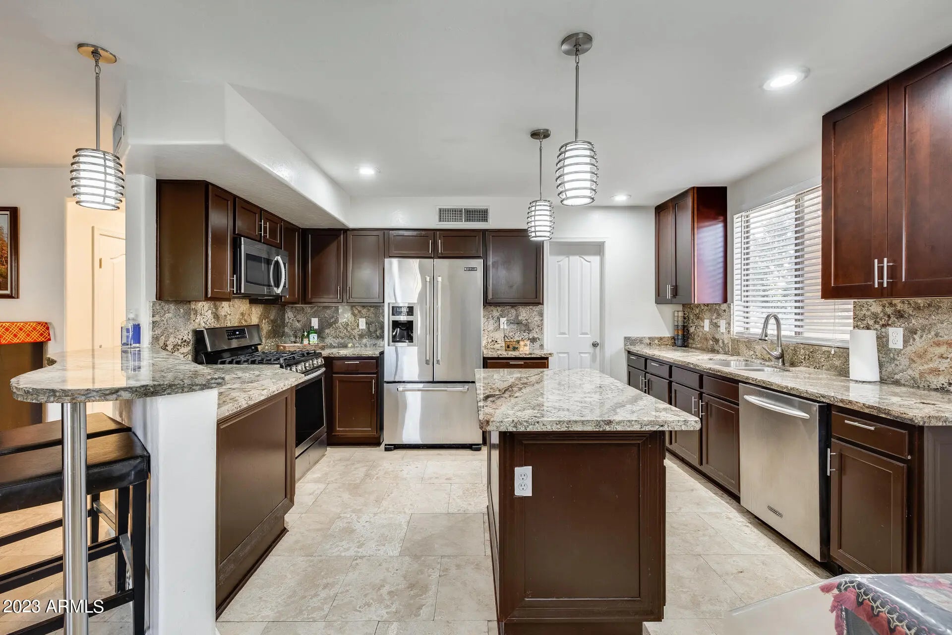 Photo of Listing #7002525