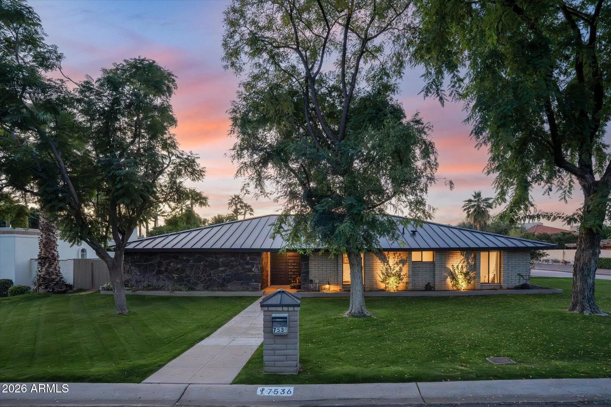 Photo of Listing #7000955