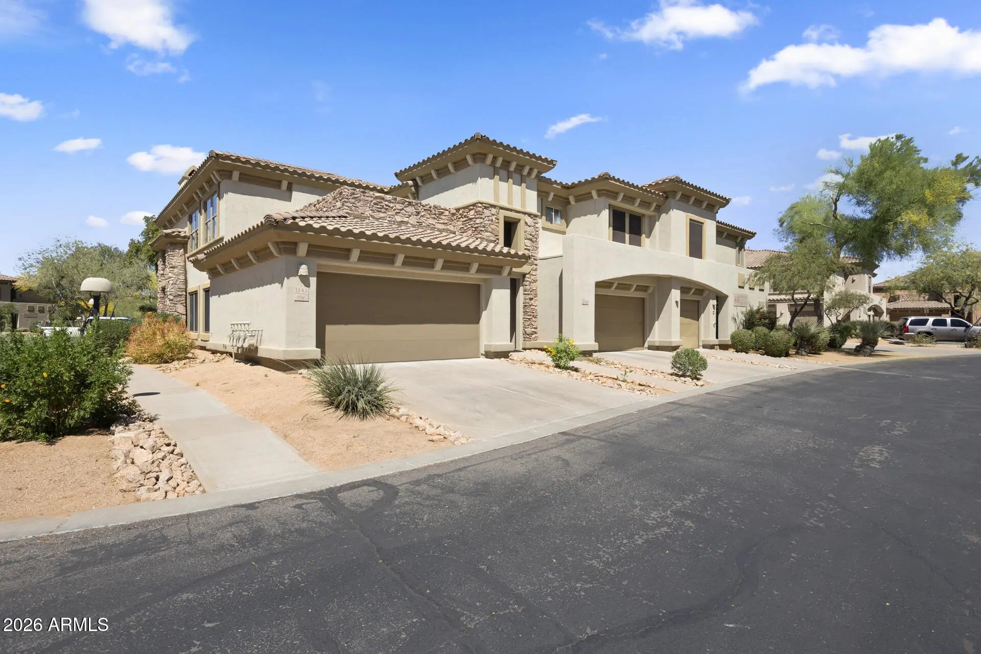 Photo of Listing #7004327