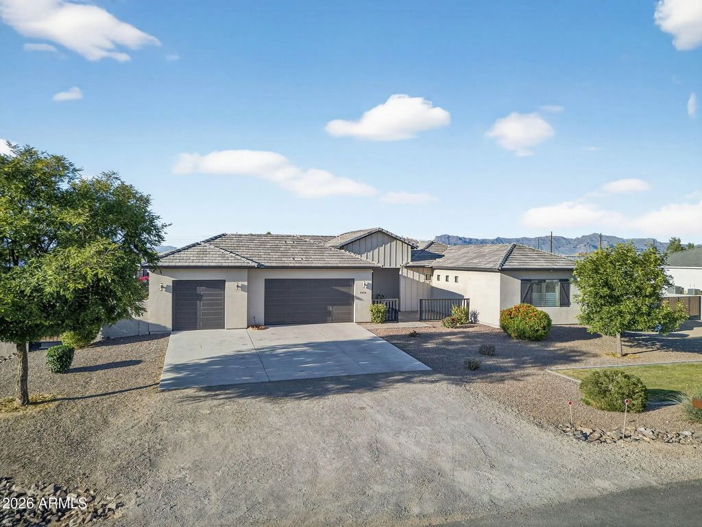 1124 E Loveland Lane, San Tan Valley