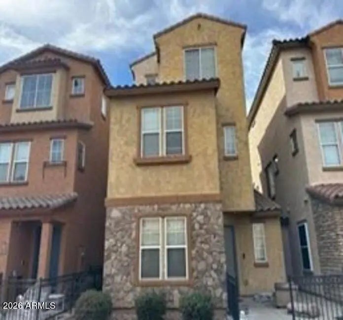 Photo of Listing #7002753