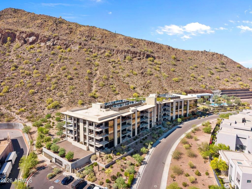 5000 N Camelback Ridge Drive (unit 208), Scottsdale