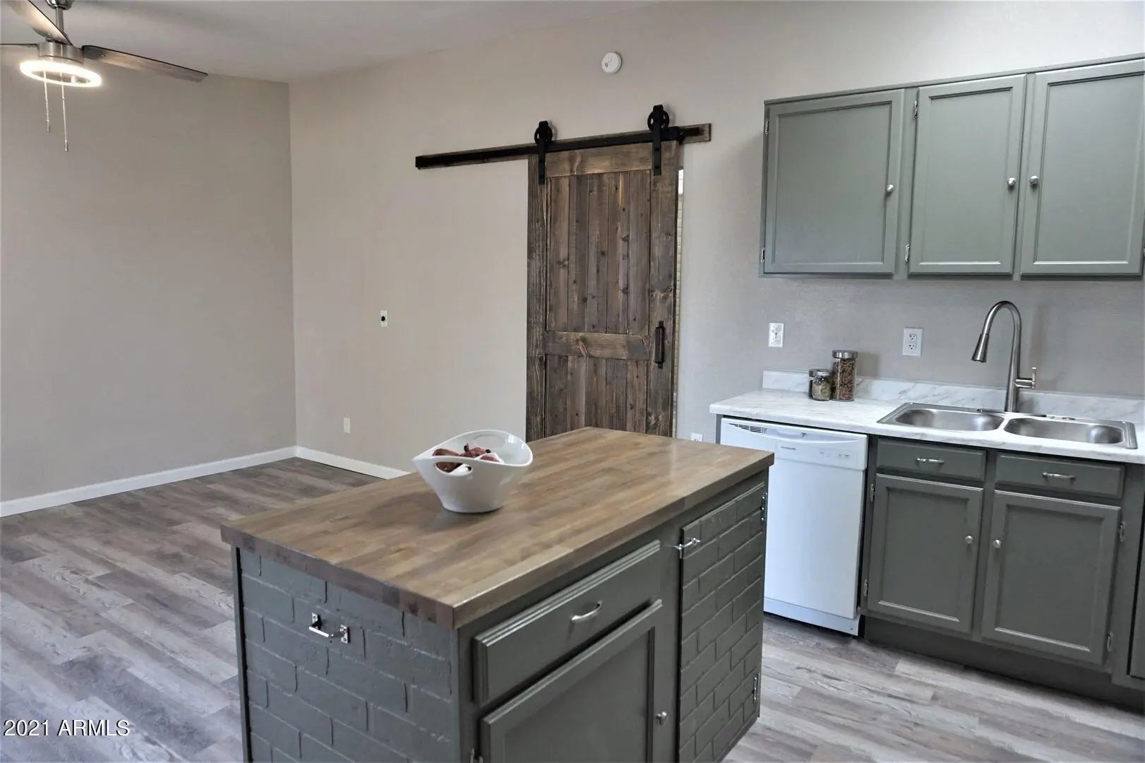 Photo of Listing #7003320