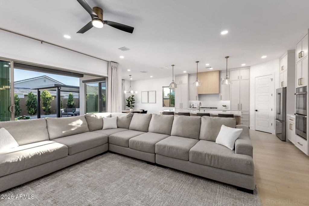 4423 W Park View Lane, Glendale