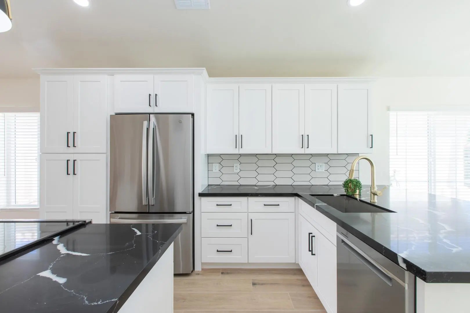 Photo of Listing #7004356