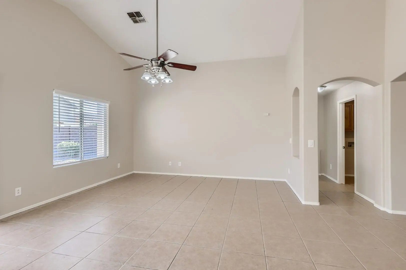 Photo of Listing #7004784