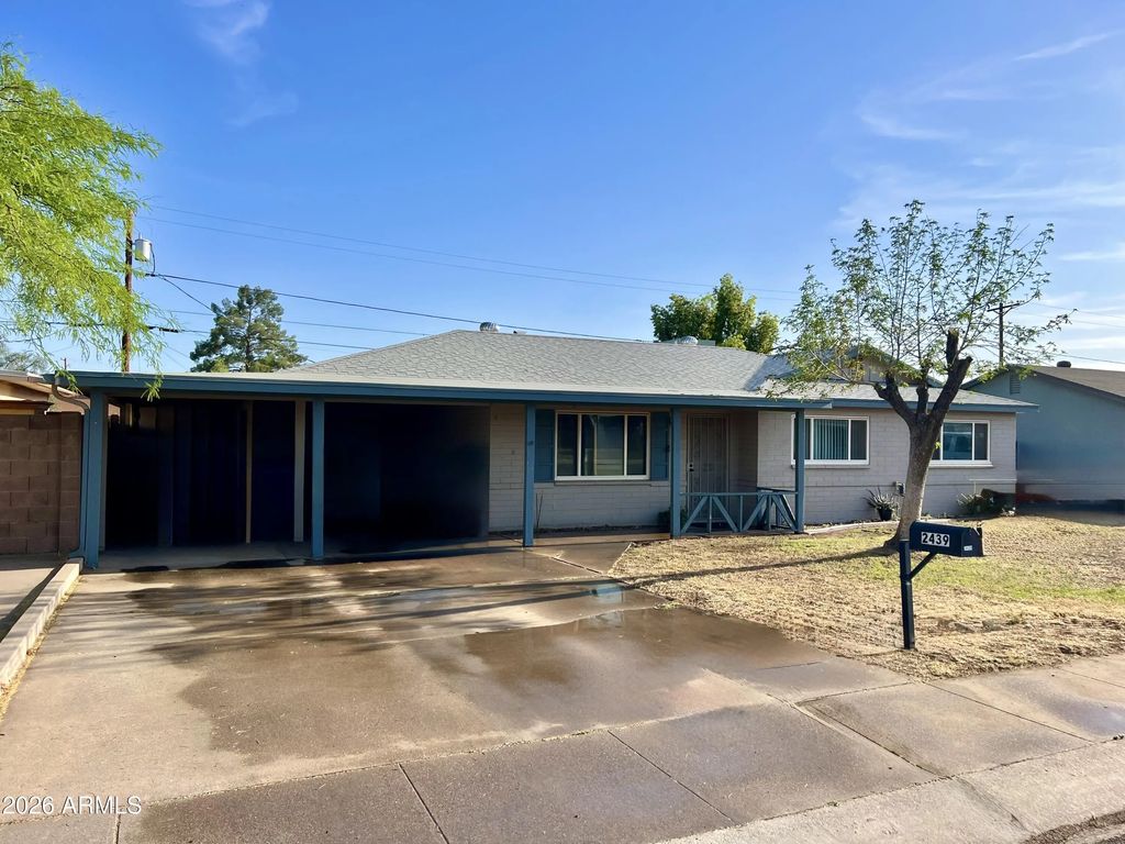 2439 W Freeway Lane, Phoenix