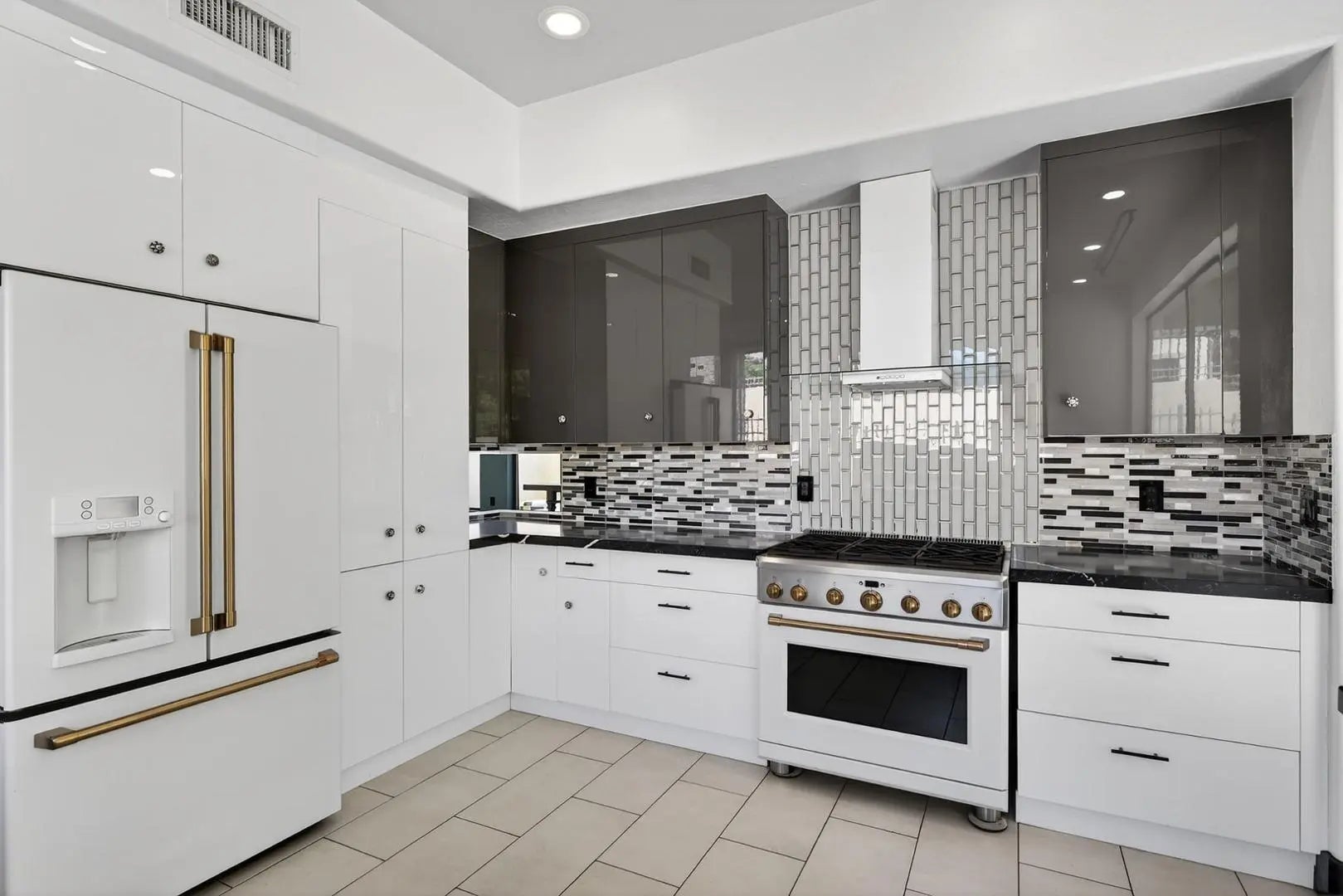 Photo of Listing #7005459