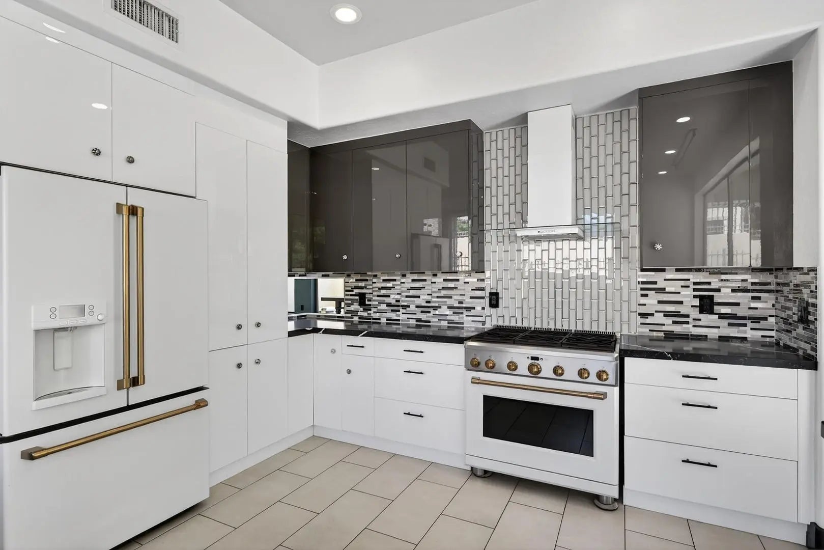 Photo of Listing #7005459