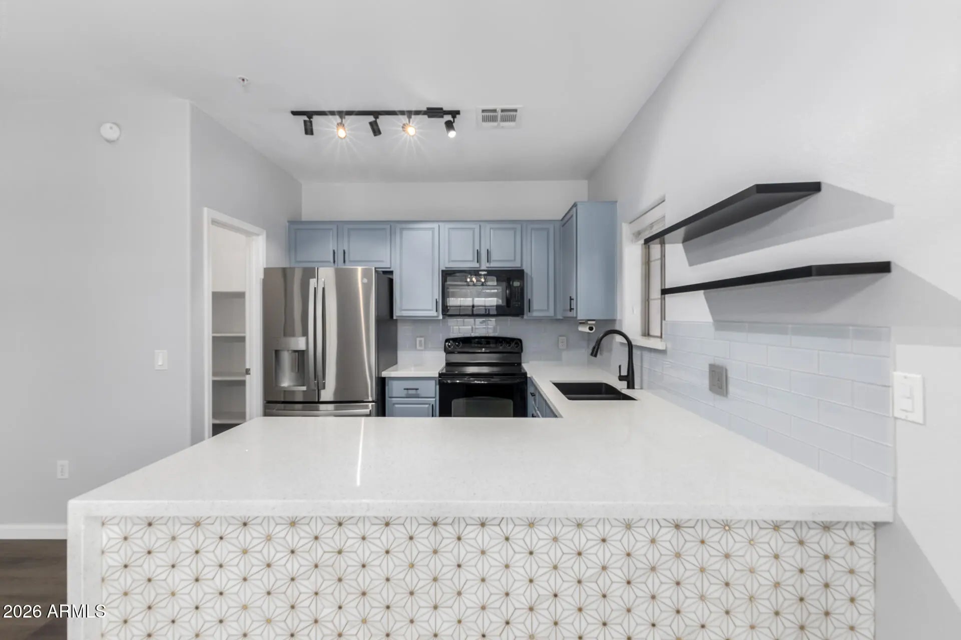 Photo of Listing #7006398