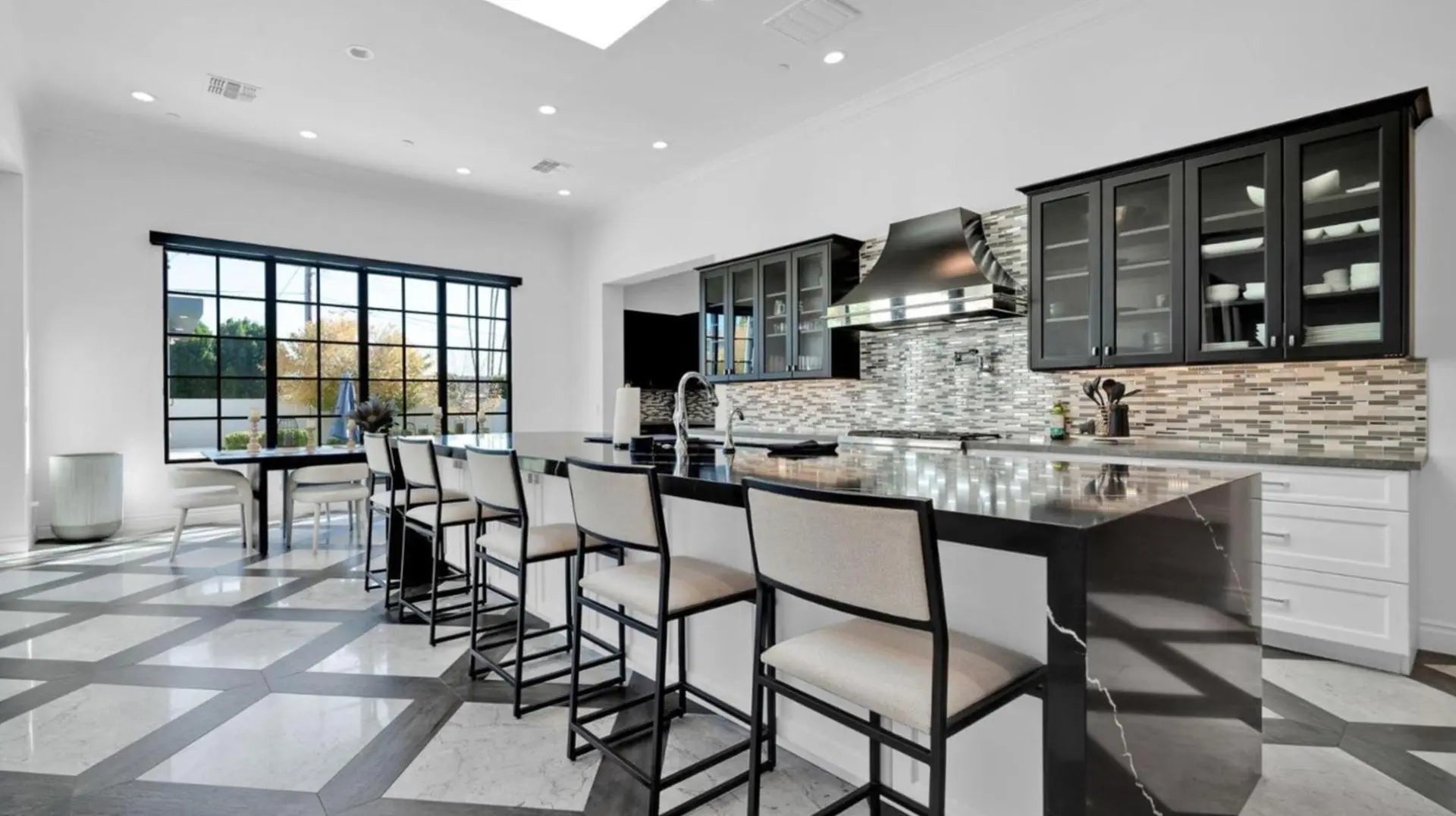 Photo of Listing #7008255