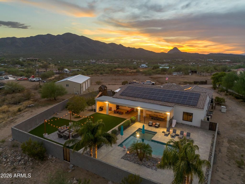 119 E Sabrosa Drive, New River