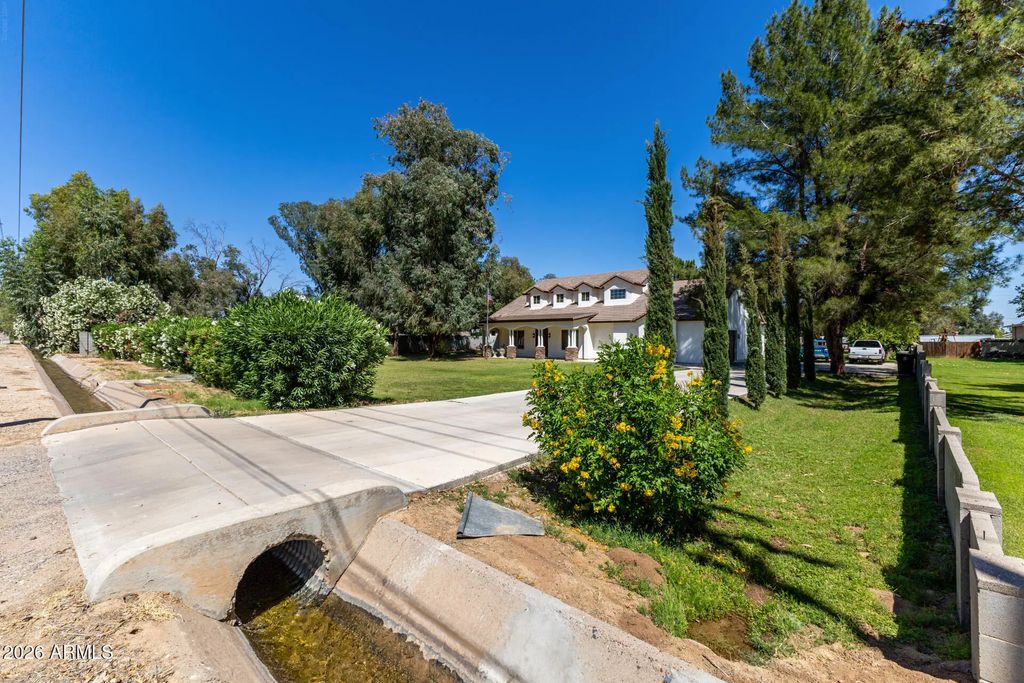6635 N Citrus Road, Waddell