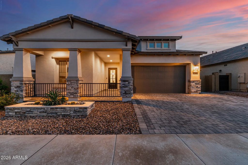 5711 E Scarlet Street, Mesa