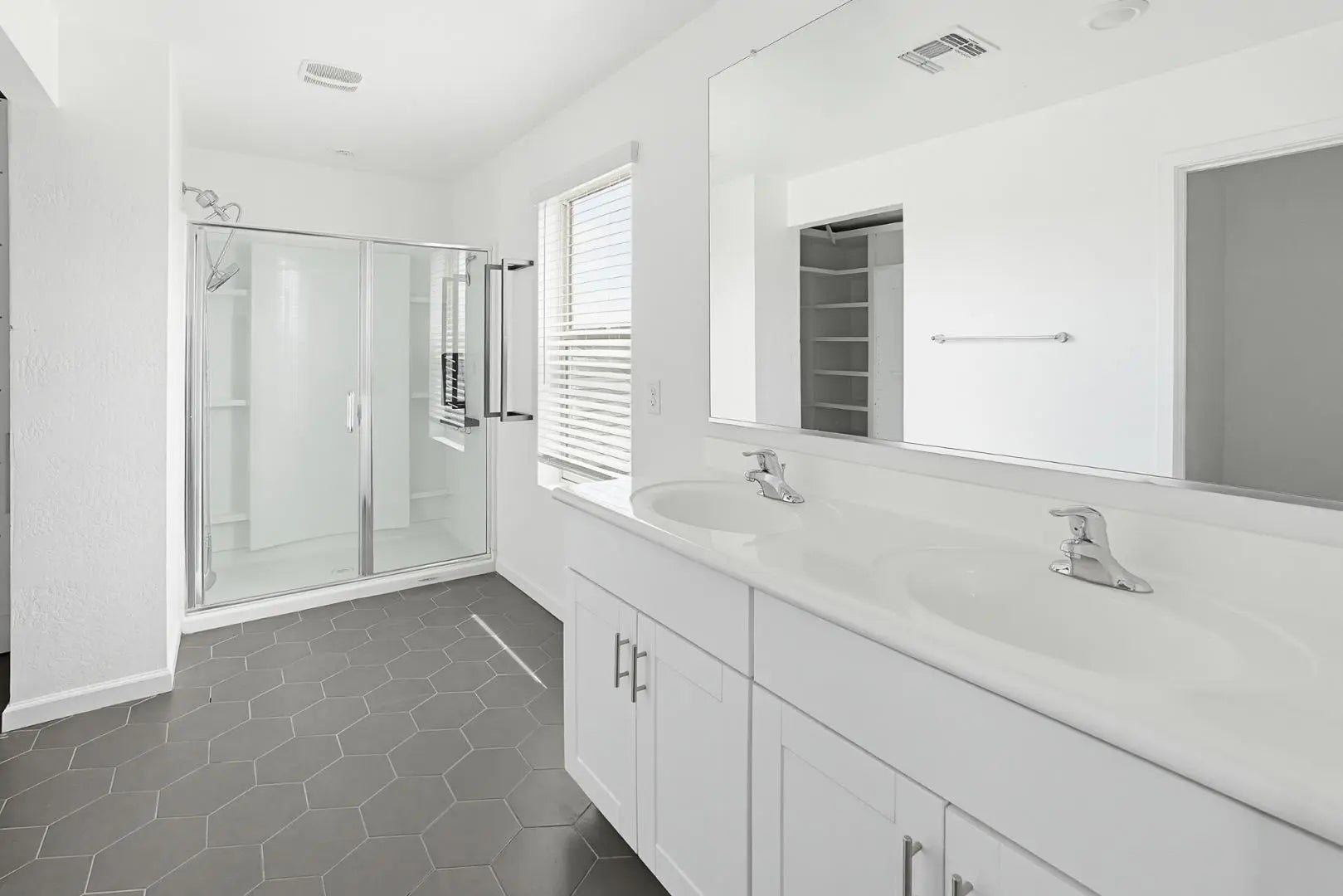 Photo of Listing #7009483