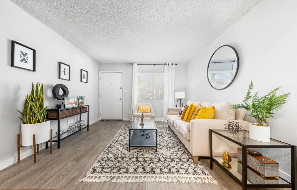 2025 W Indian School Road (unit St), Phoenix