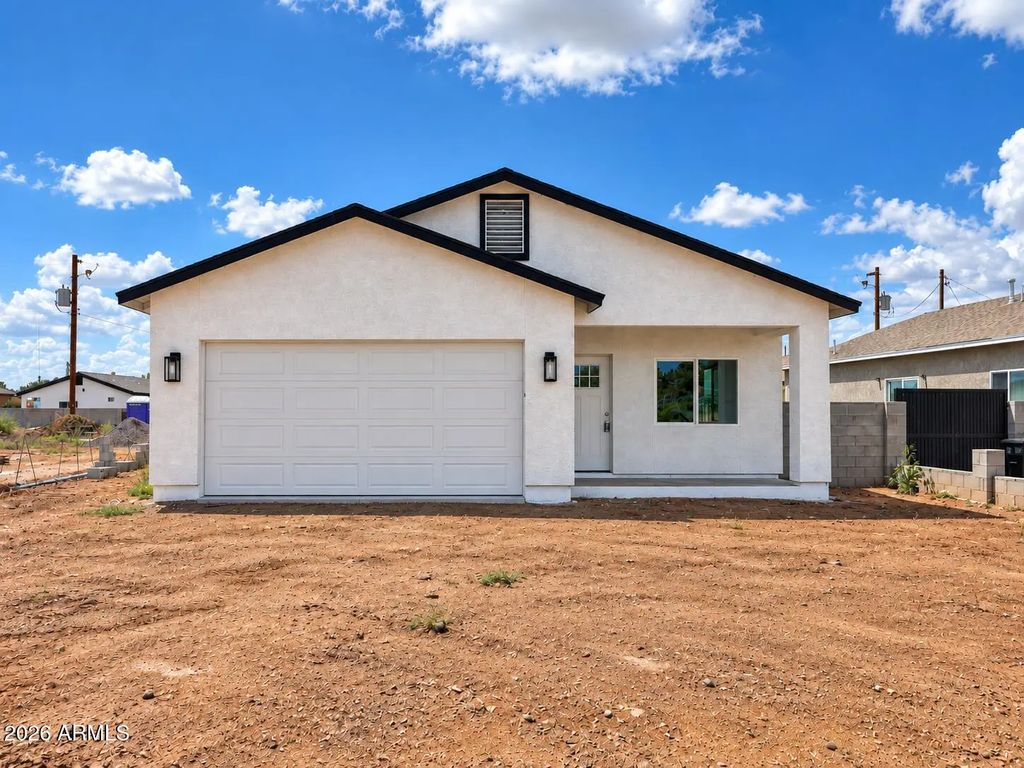 443 E Crystal Avenue, Douglas