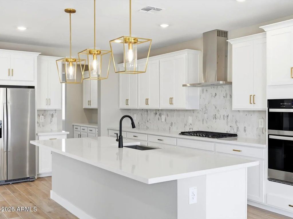 18464 W Loma Lane, Waddell