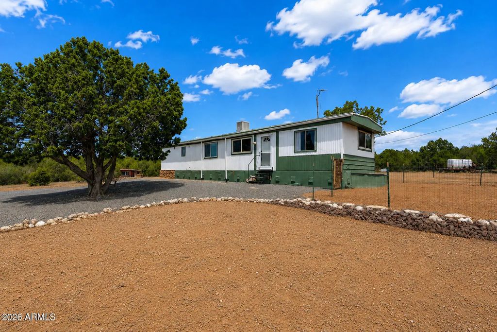 2385 W County Line Circle, Williams