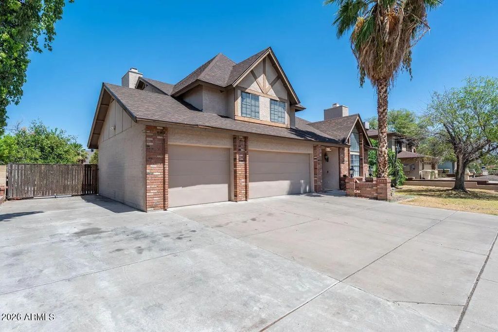 6416 W Shangri La Road, Glendale