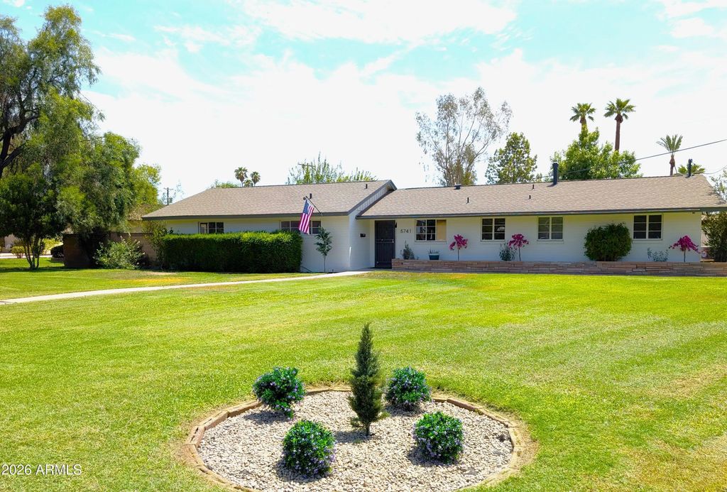 5741 W Harmont Drive, Glendale