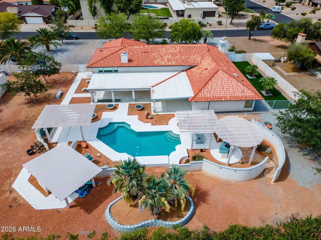7811 E Charter Oak Road, Scottsdale