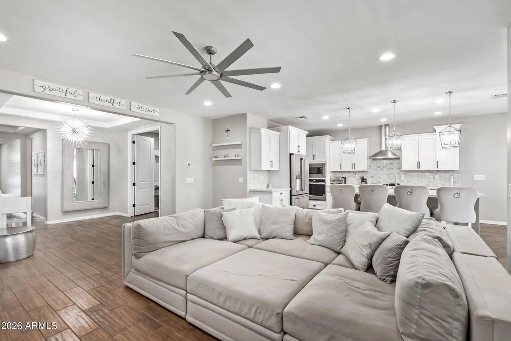 18735 W San Juan Avenue, Litchfield Park