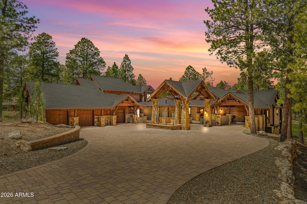 2398 E Del Rae Drive, Flagstaff