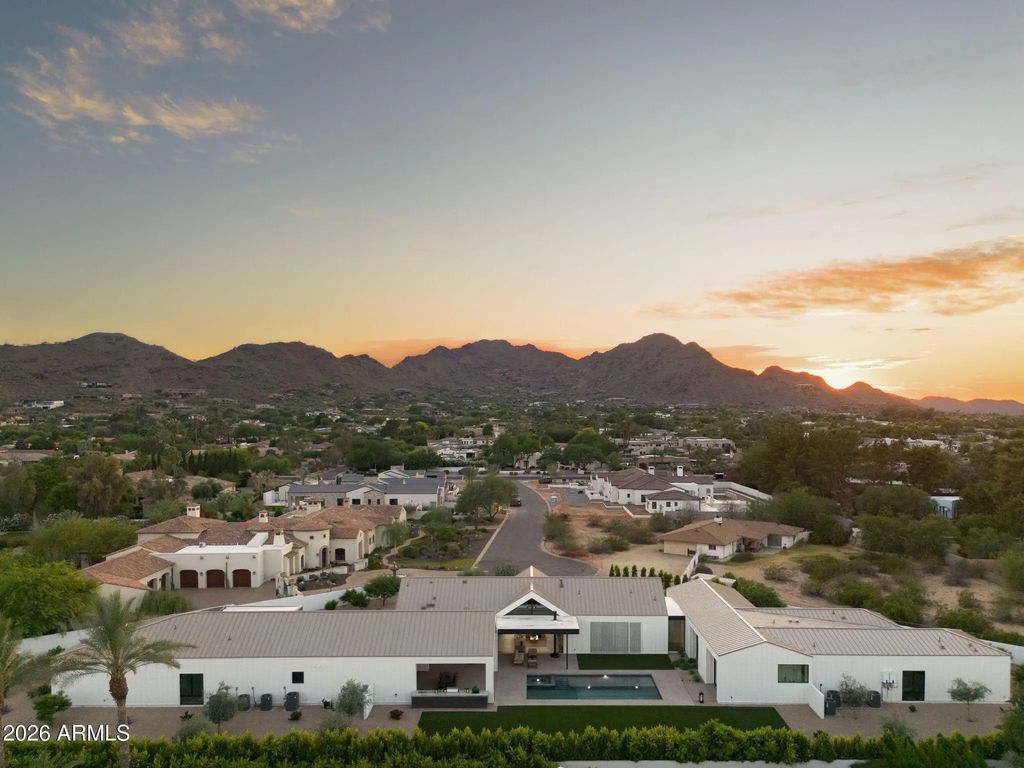6840 E Avenida El Alba Avenue, Paradise Valley