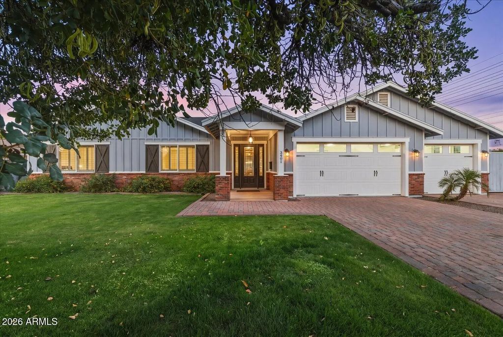 3401 N 34th Place, Phoenix