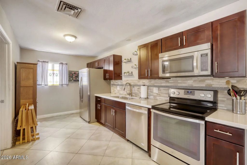 1220 S Grand Drive, Apache Junction