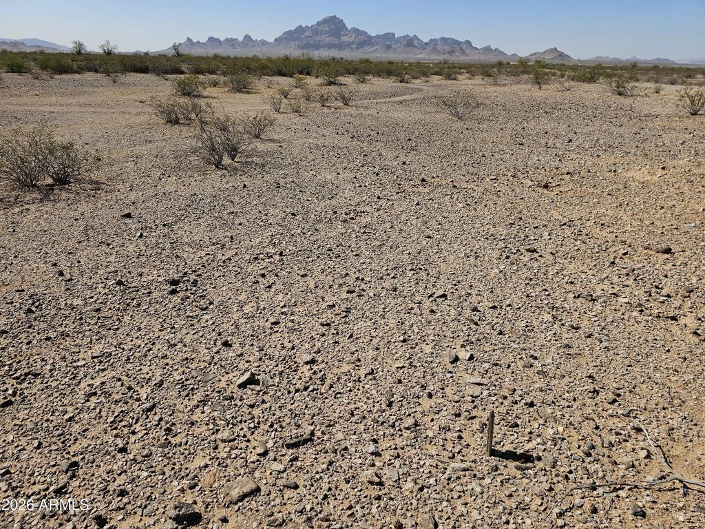W Highland Avenue (unit 9), Tonopah