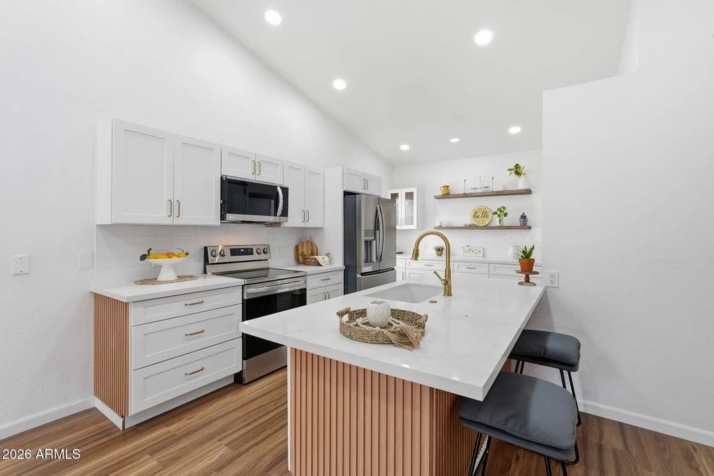 6321 W Beryl Avenue, Glendale