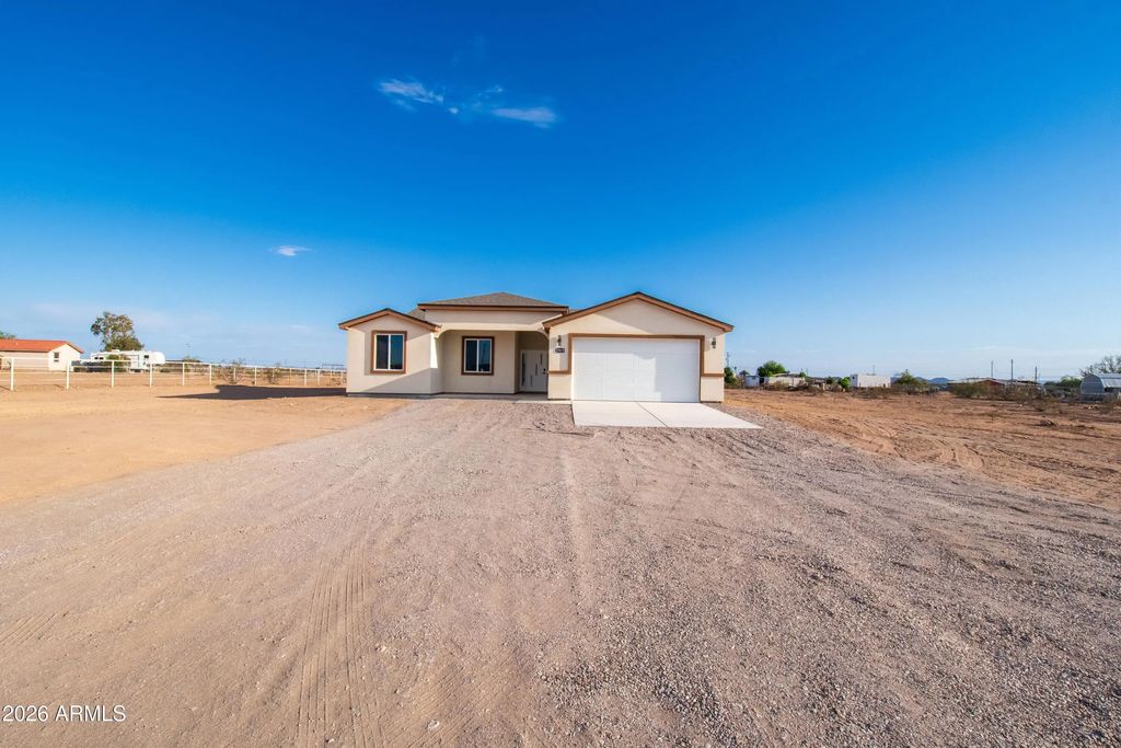 37019 W Whitton Avenue, Tonopah