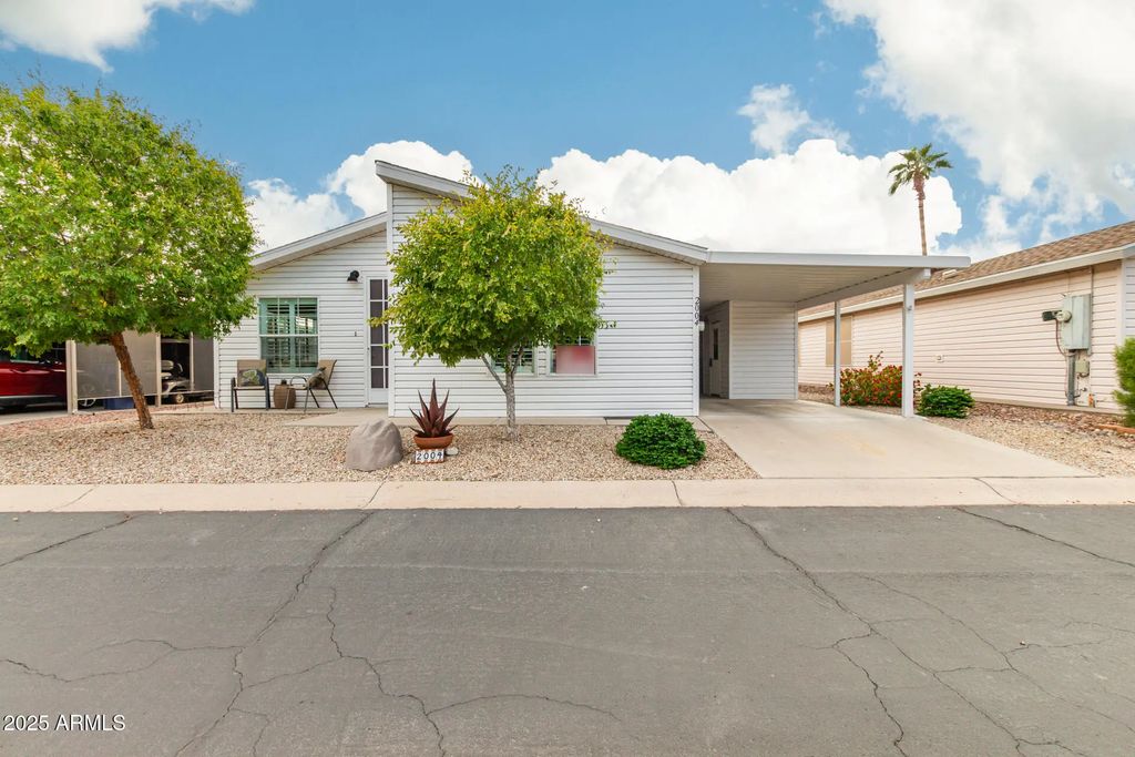 3301 S Goldfield Road (unit 2004), Apache Junction