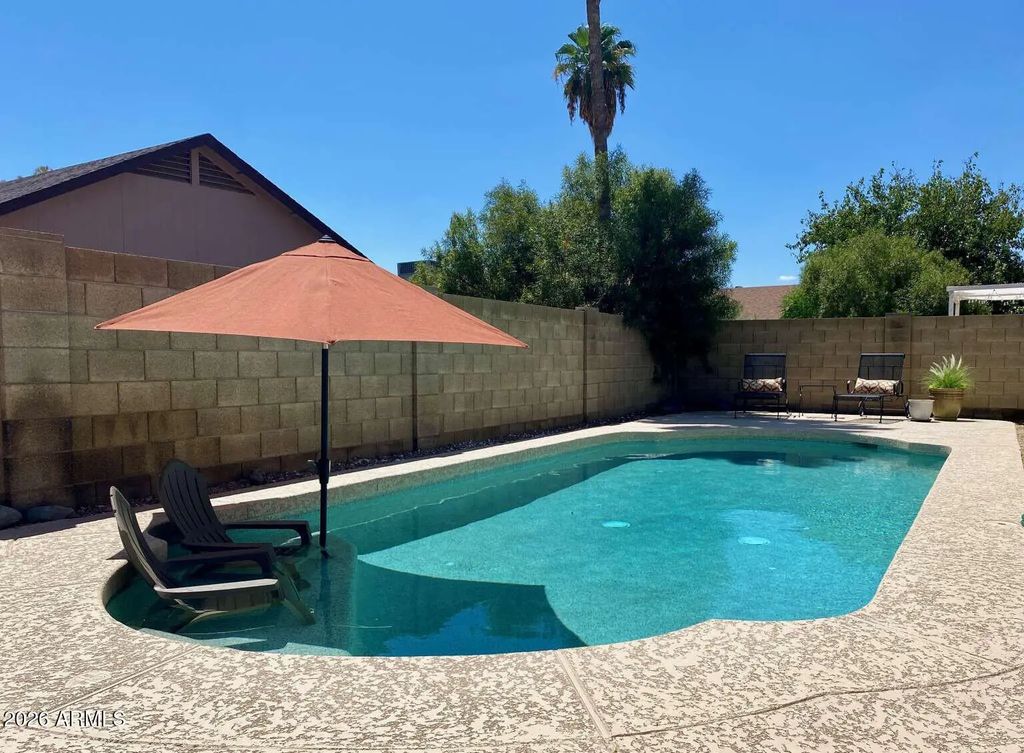 1833 E Bluefield Avenue, Phoenix